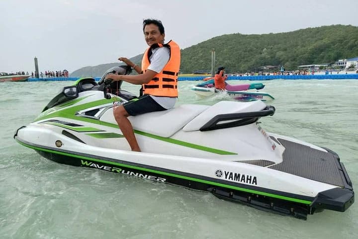 Water sports Coral Island Pattaya parasailing jet ski snorkeling banana boat