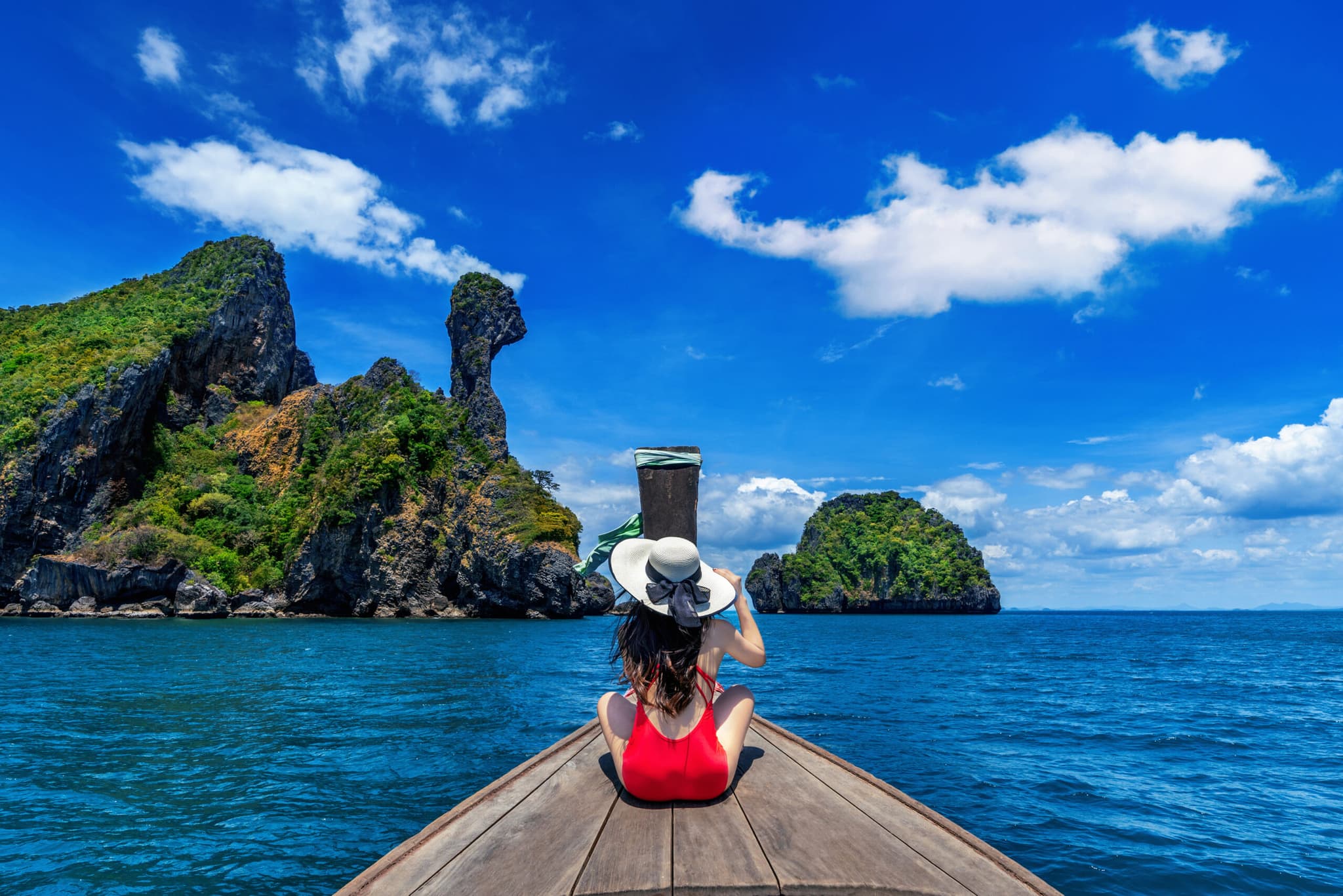 Krabi 4 Island Tour 2026 — Talay Waek sandbar between Tup, Mor and Chicken Islands at low tide, Andaman Sea Thailand