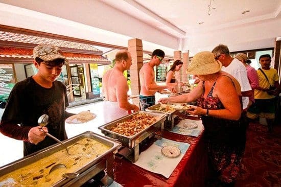 غداء البوفيه في مطعم Sea Society على جزيرة في في دون