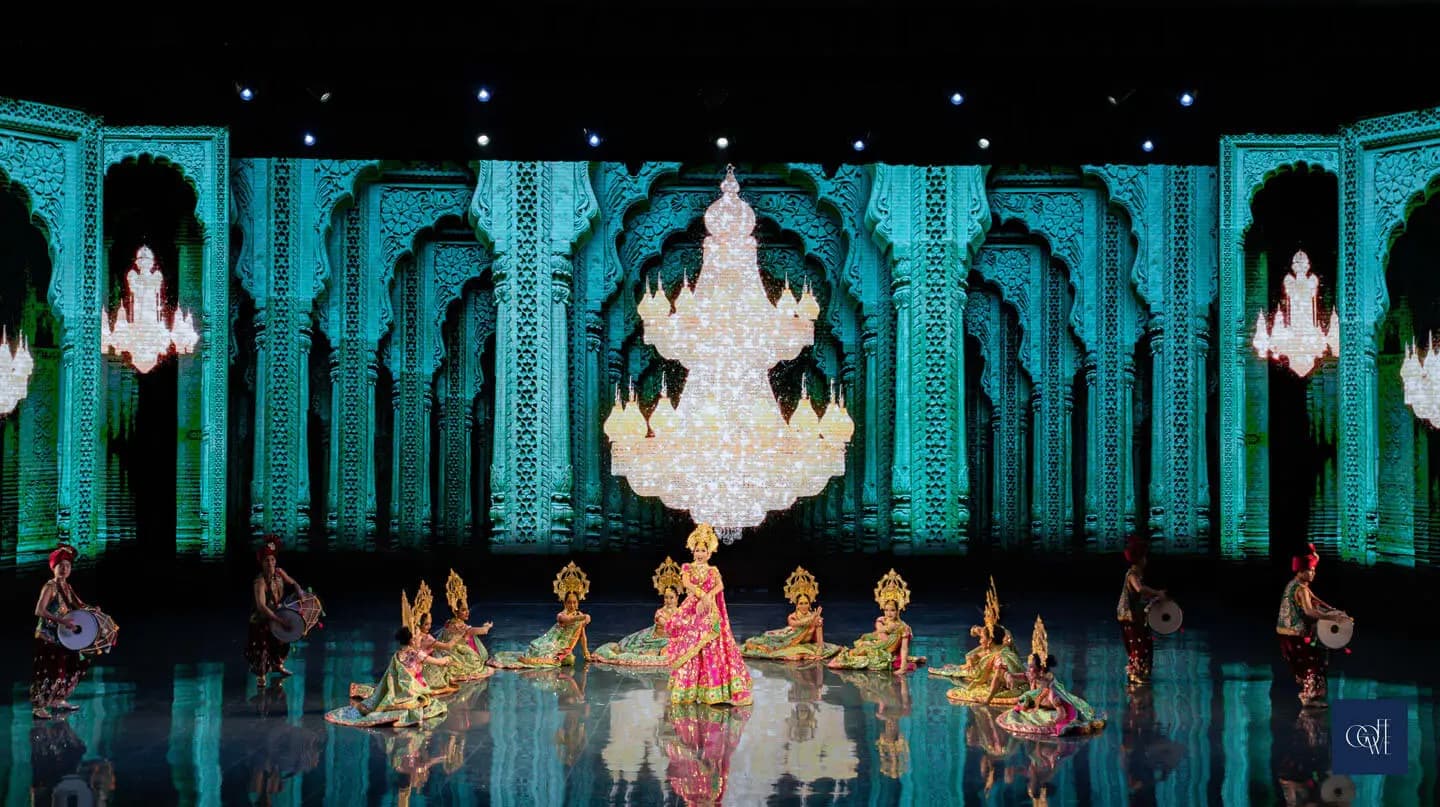 Colosseum Show Pattaya Bollywood Jai Ho scene with Indian costumes and choreography