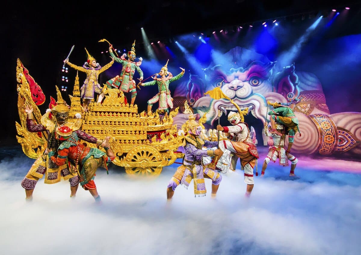 Phuket FantaSea Fantasy of a Kingdom cultural stage show performers and effects