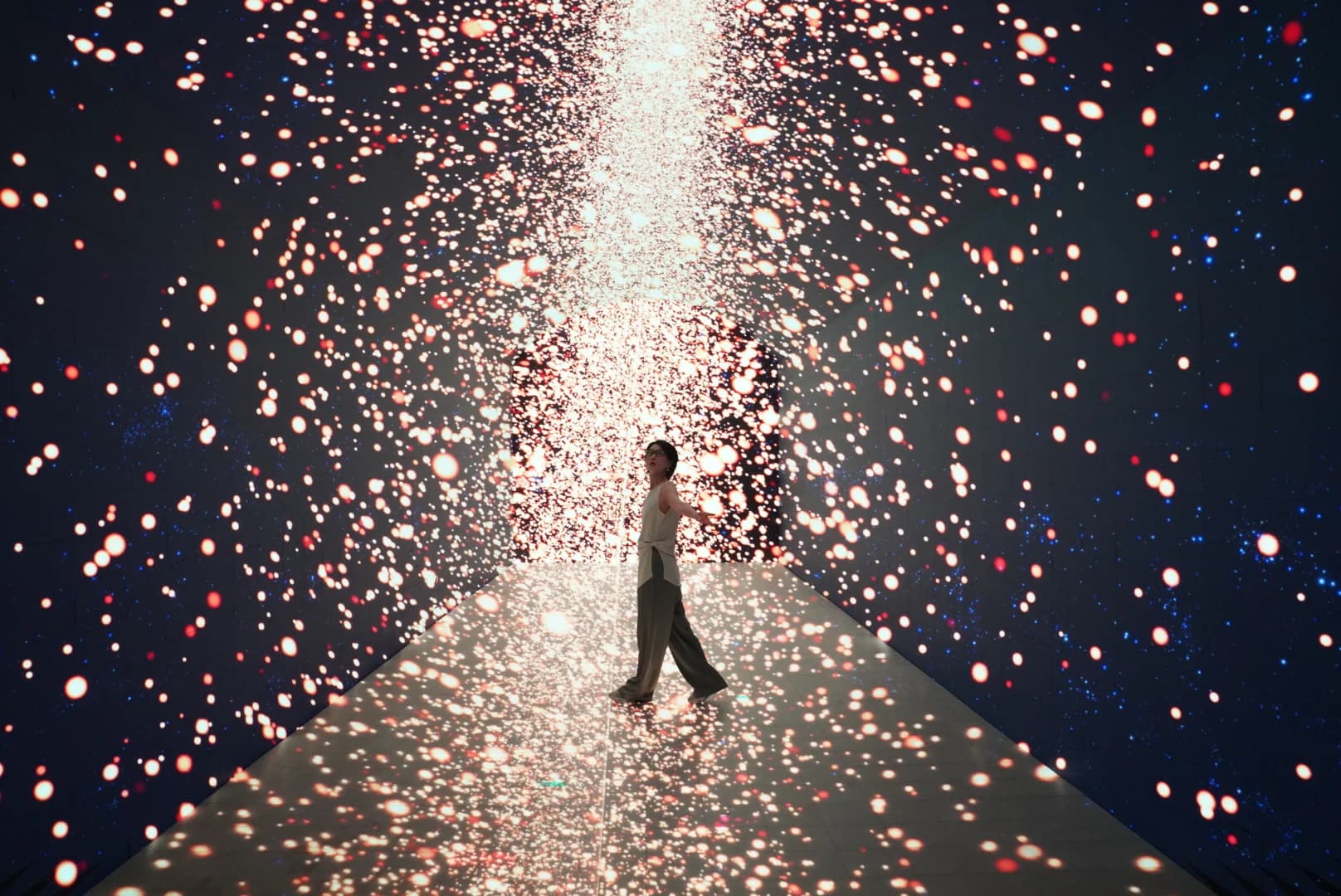 Space & Time Cube Bangkok Ocean of Stars room light wave installation immersive art Bangkok Thailand