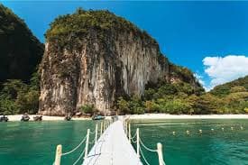 Pakbia Island sandbar at low tide — connecting to neighboring island, Hong Islands tour