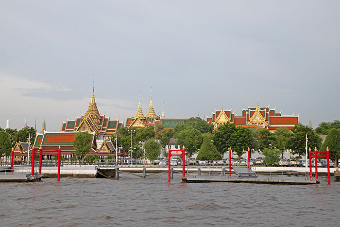Grand Palace Bangkok am Chao Phraya Fluss — private Autotour mit flexiblem Hoteltransfer
